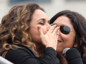 Daniela Mercury e Malu na Parada Gay -  Foto: Marcio Fernandes 